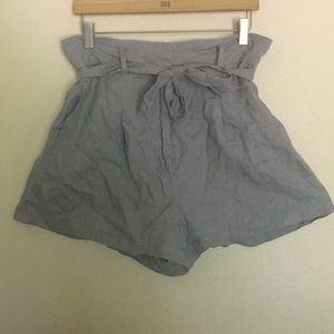 grey tie belt shorts